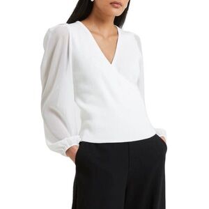 French Connection Mozart Melody Mix V-Neck
Balloon Sleeve Sweater in White